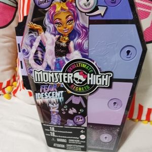 MONSTER HIGH DOLL